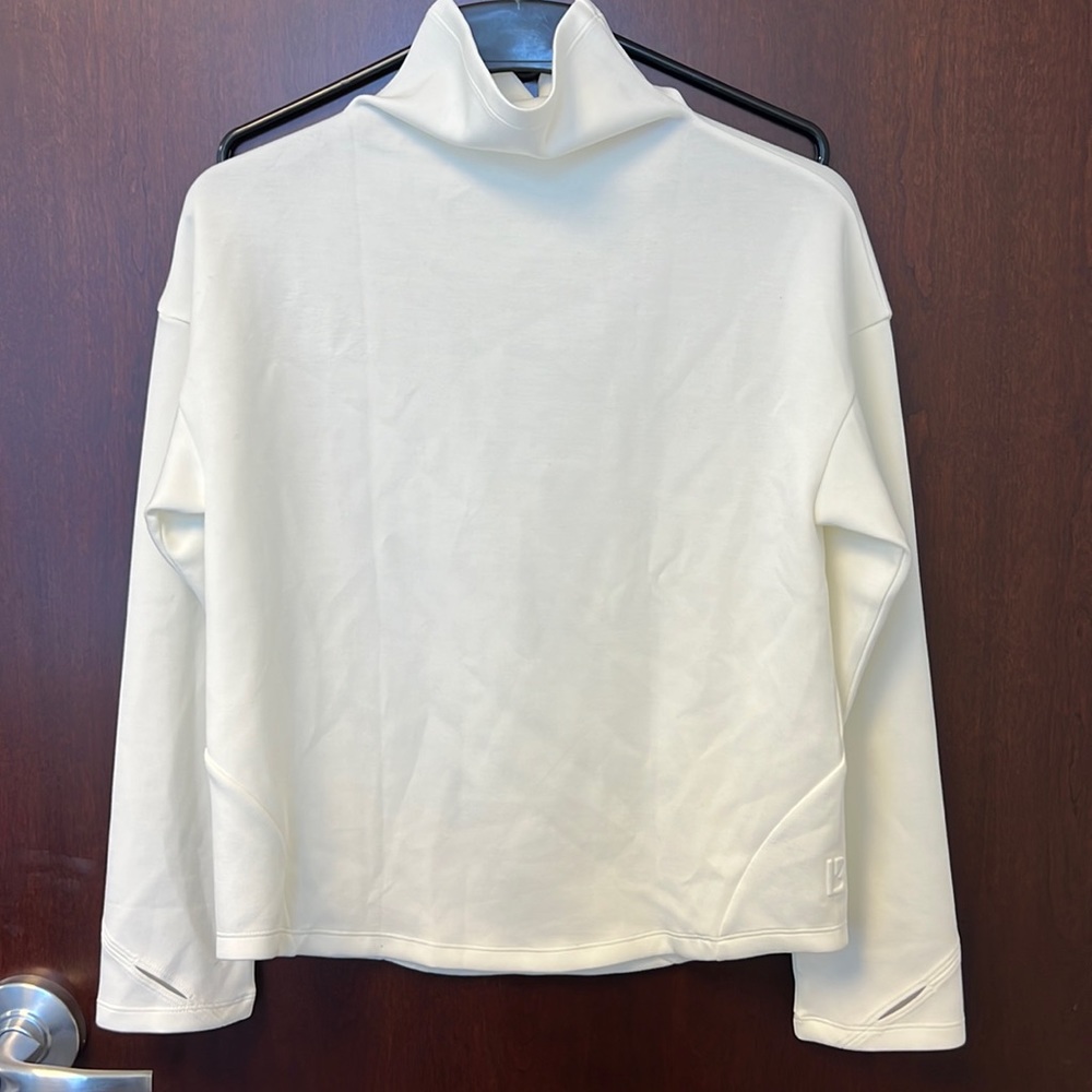 Buffbunny permafrost pullover ice water
